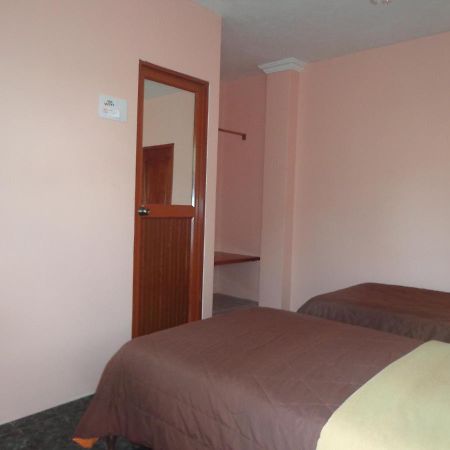 Hostal Nathaly 푸에르토 바케리조 모레노 외부 사진