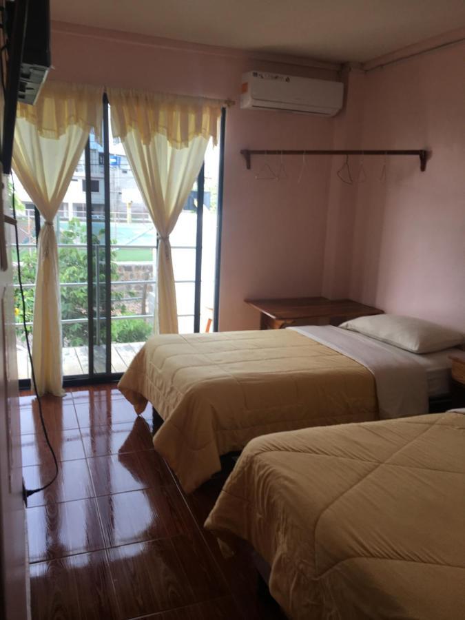 Hostal Nathaly 푸에르토 바케리조 모레노 외부 사진