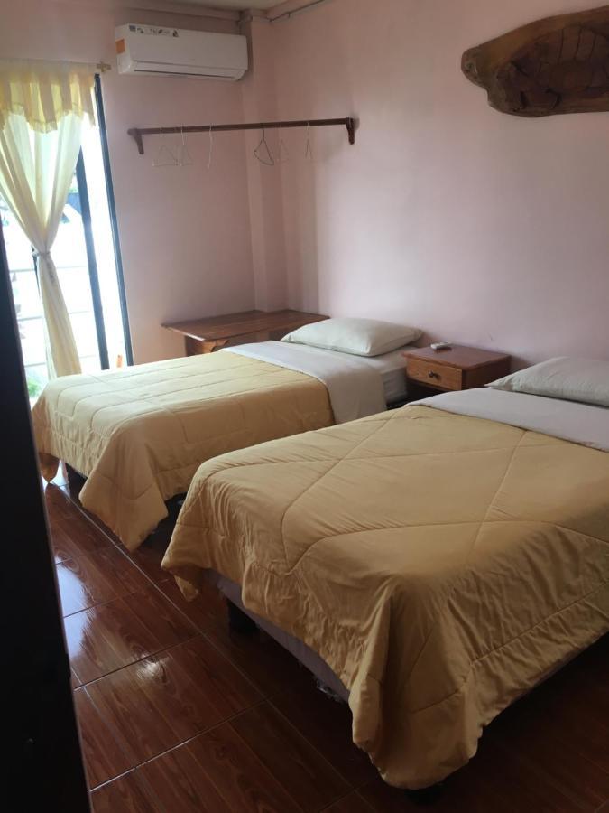 Hostal Nathaly 푸에르토 바케리조 모레노 외부 사진