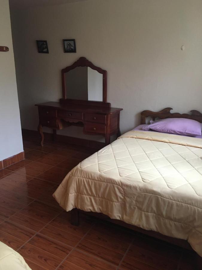 Hostal Nathaly 푸에르토 바케리조 모레노 외부 사진