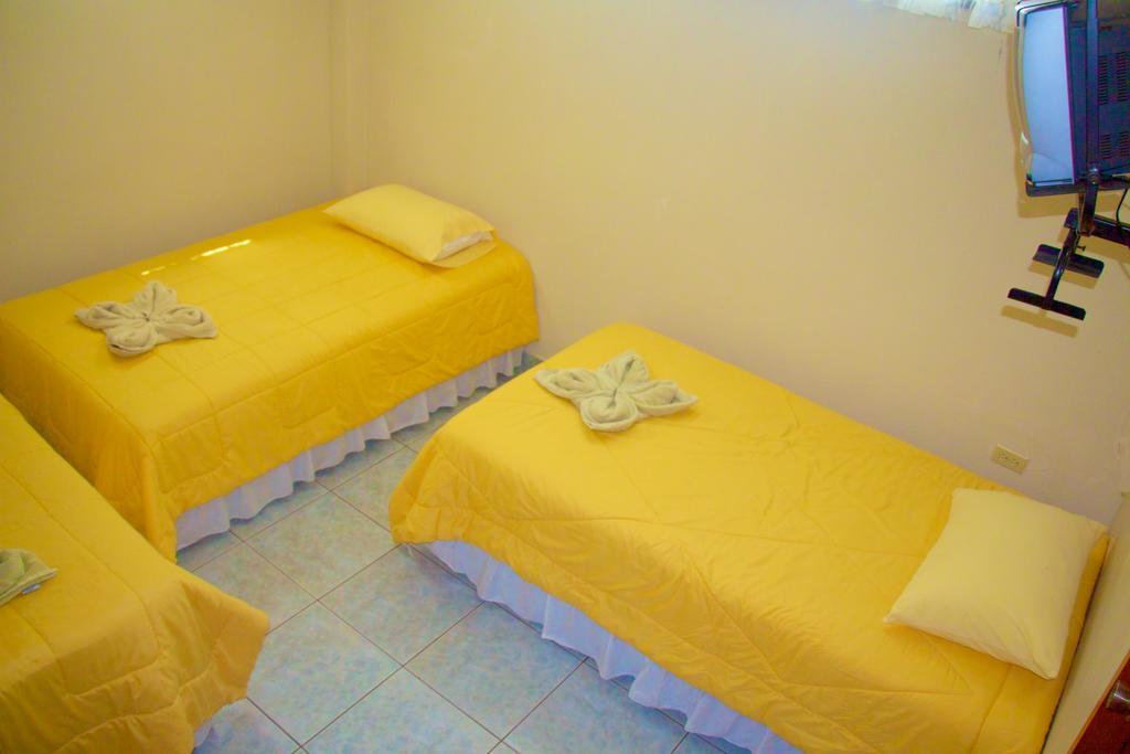 Hostal Nathaly 푸에르토 바케리조 모레노 외부 사진