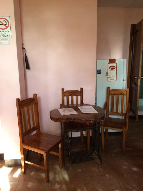 Hostal Nathaly 푸에르토 바케리조 모레노 외부 사진