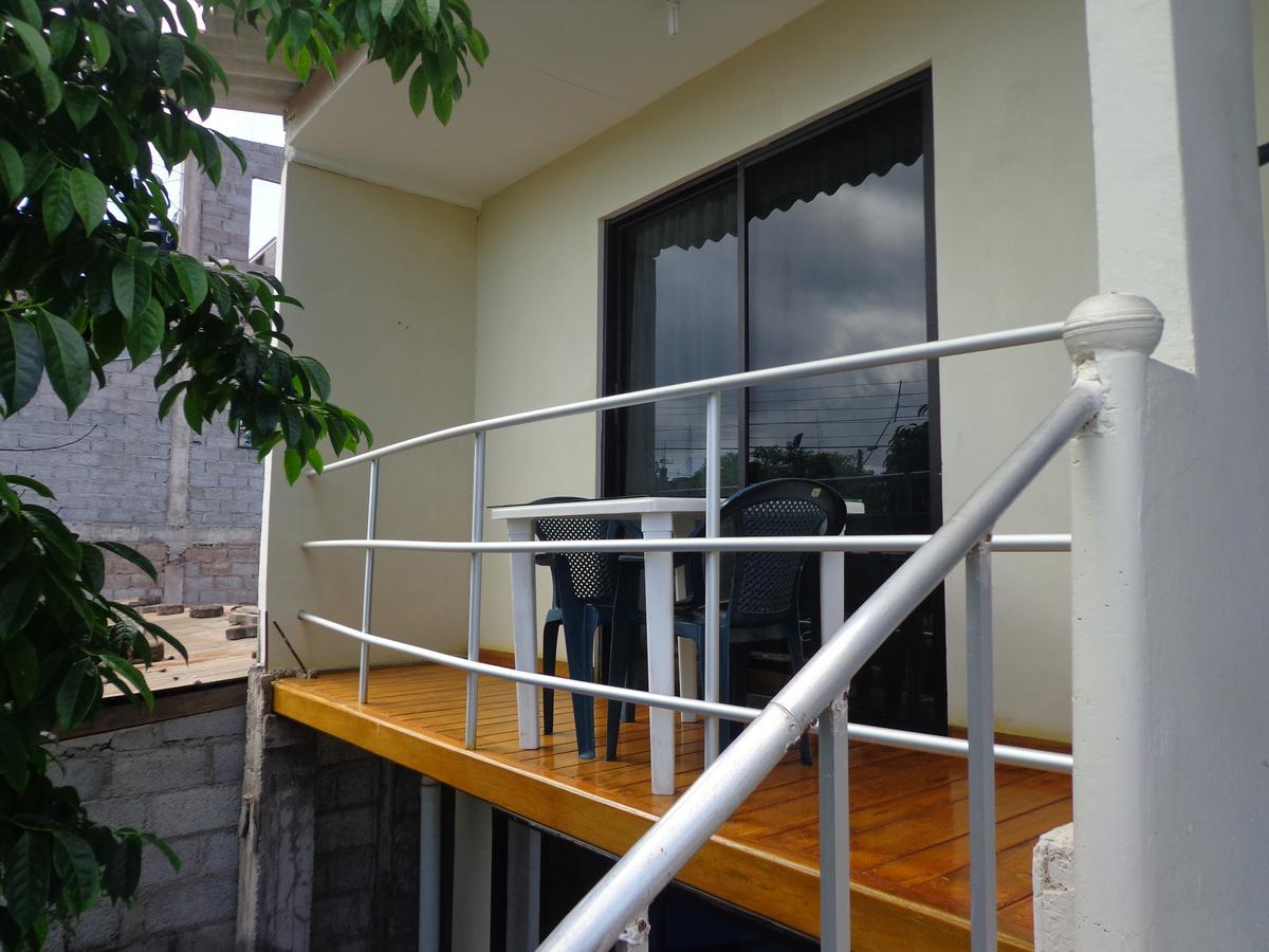 Hostal Nathaly 푸에르토 바케리조 모레노 외부 사진