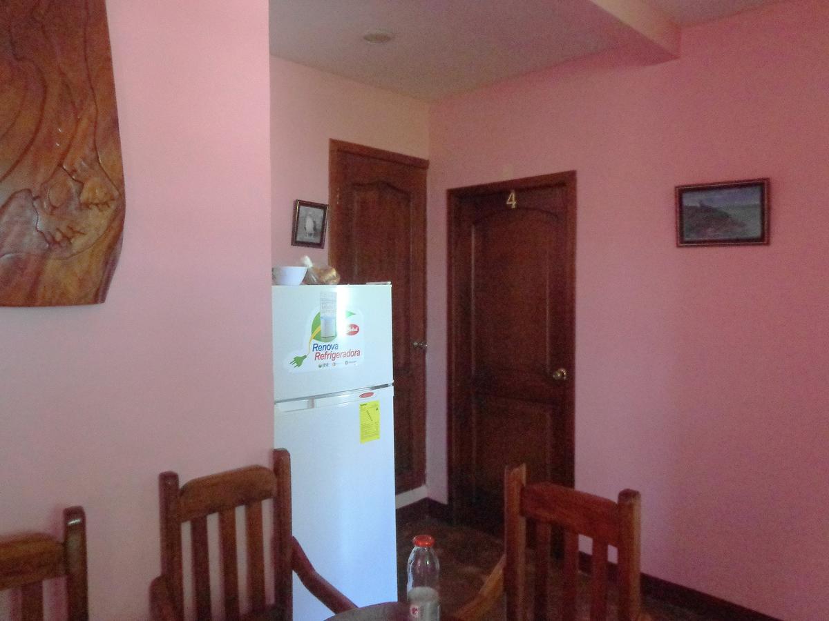 Hostal Nathaly 푸에르토 바케리조 모레노 외부 사진