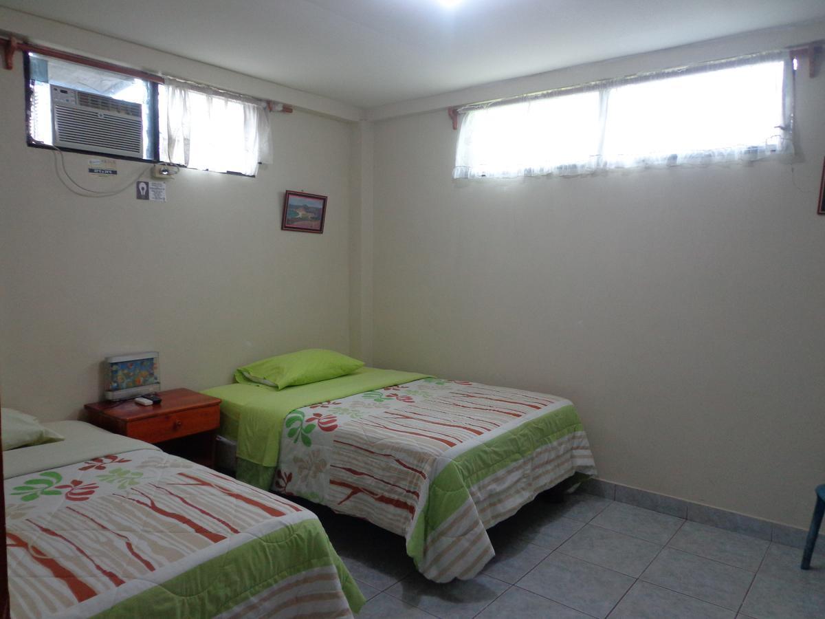 Hostal Nathaly 푸에르토 바케리조 모레노 외부 사진