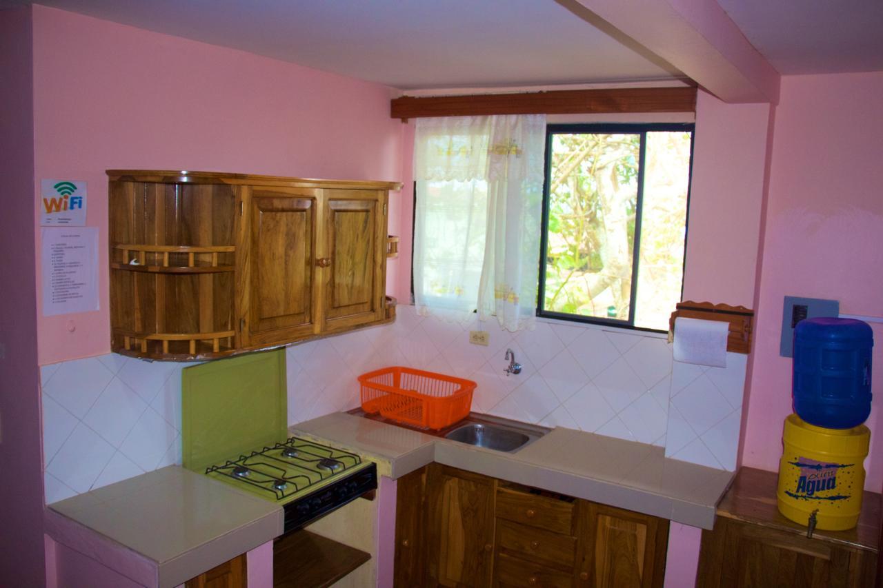 Hostal Nathaly 푸에르토 바케리조 모레노 외부 사진