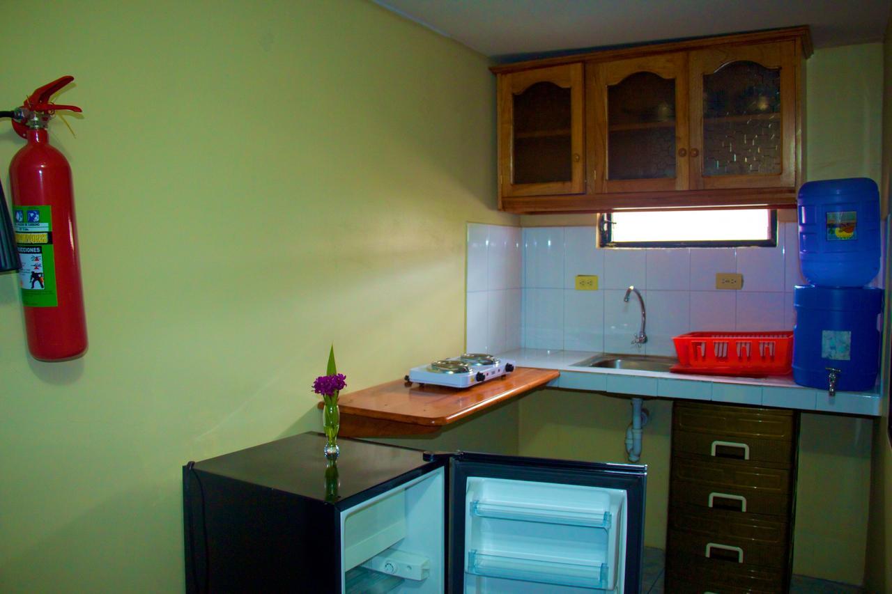 Hostal Nathaly 푸에르토 바케리조 모레노 외부 사진