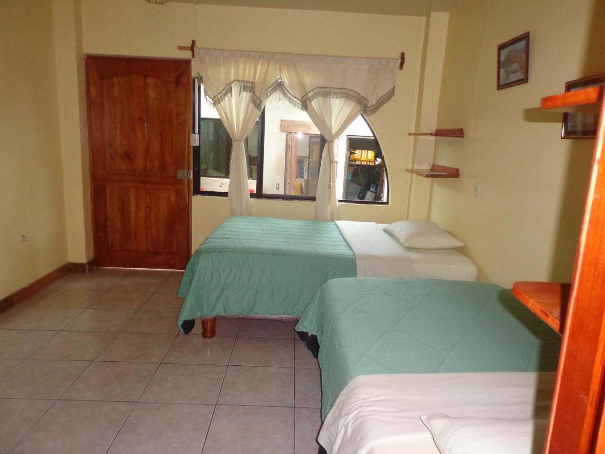 Hostal Nathaly 푸에르토 바케리조 모레노 외부 사진