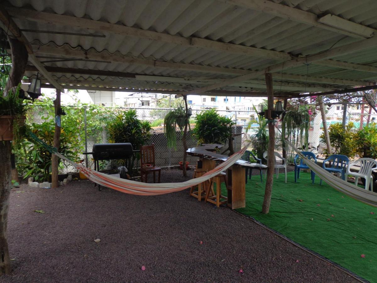 Hostal Nathaly 푸에르토 바케리조 모레노 외부 사진